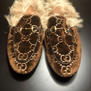 Gucci brown fur flat slipper mules